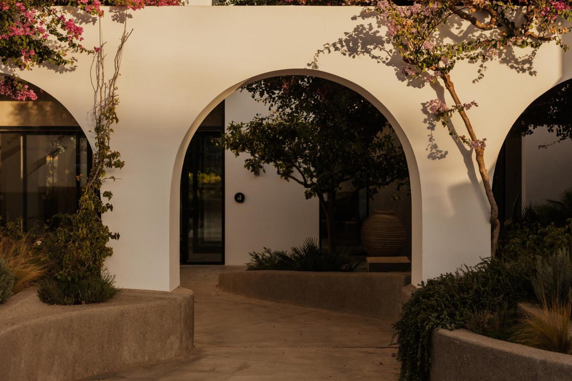 Minos Beach Art Hotel, A Member Of Design Hotels Agios Nikolaos Exterior foto