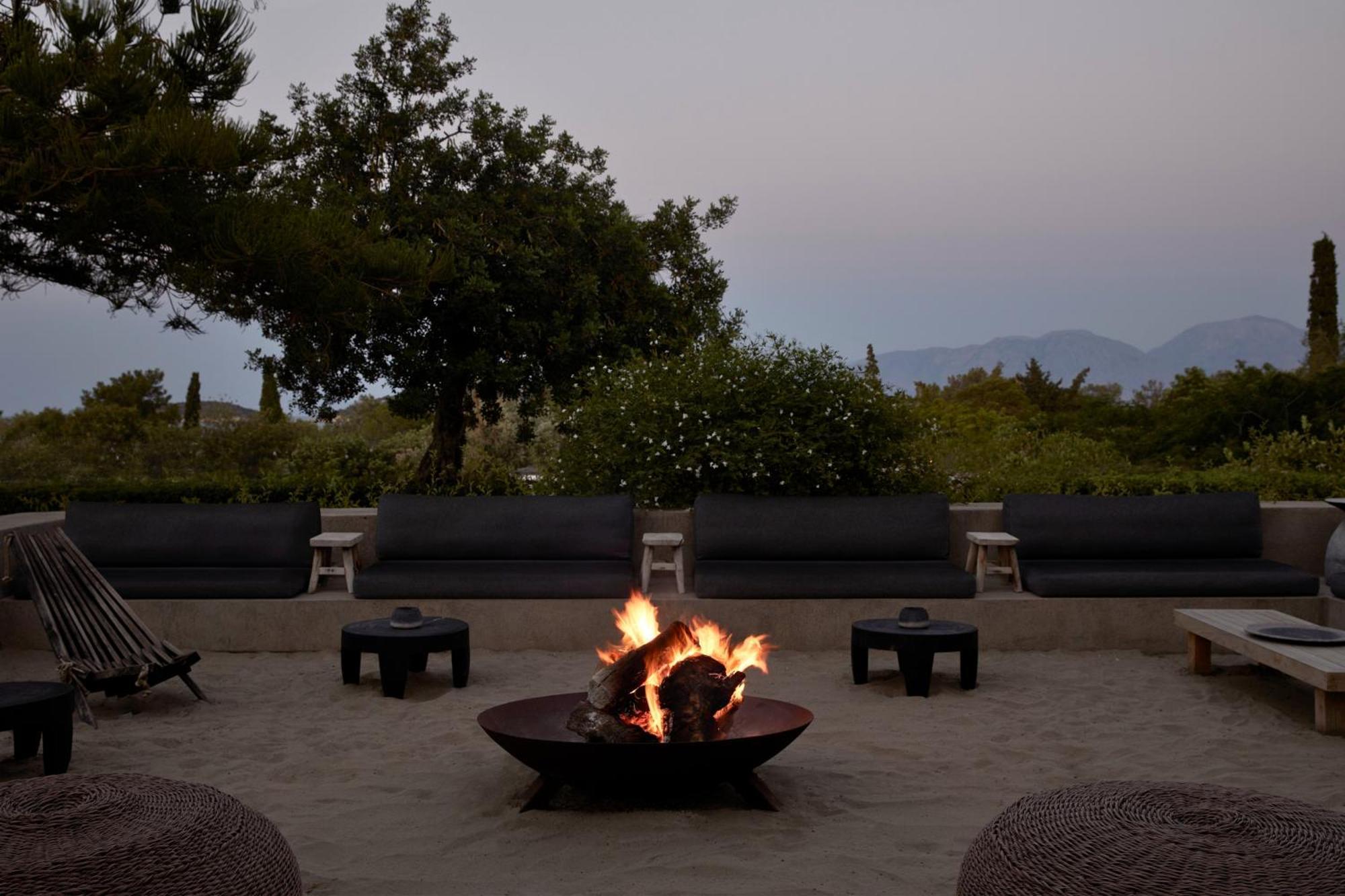 Minos Beach Art Hotel, A Member Of Design Hotels Agios Nikolaos Exterior foto
